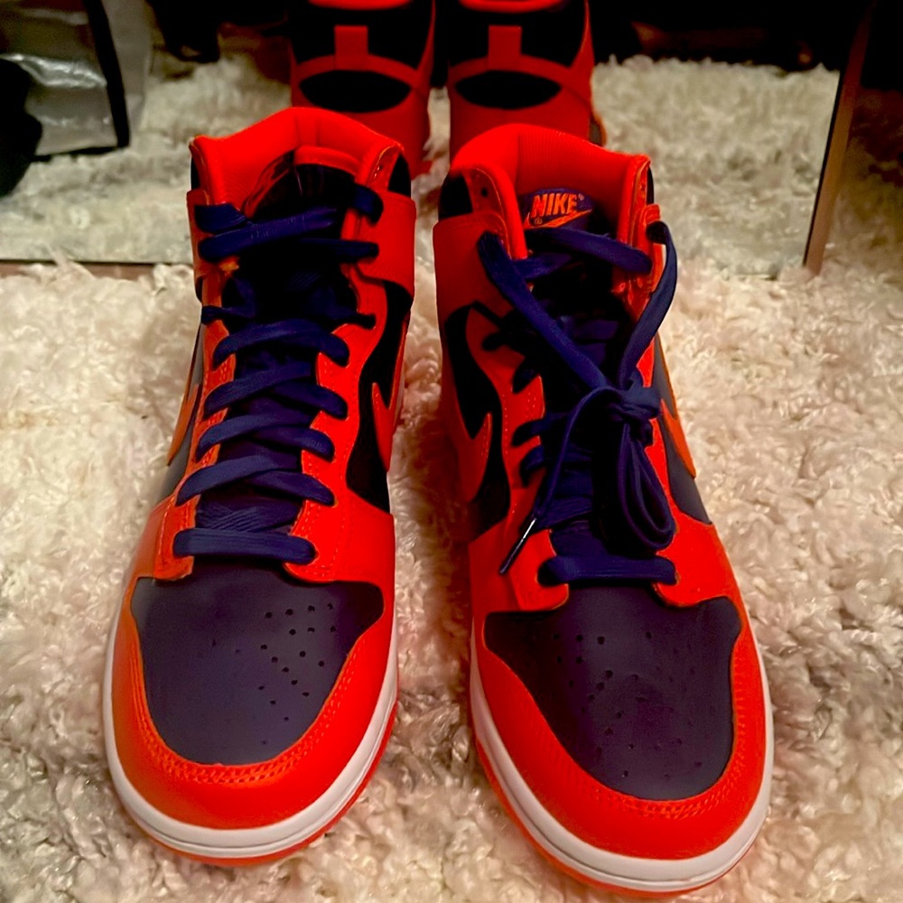Knicks color dunks brand new NO BOX - Picture 3 of 3